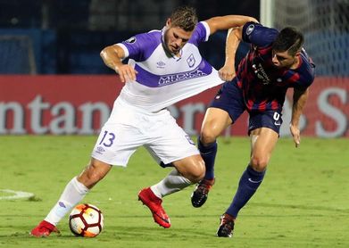 2-1. Churín, con gol sobre la hora, da triunfo al líder Cerro Porteño en el A 2-1. Churín, con gol sobre la hora, da triunfo al líder Cerro Porteño en el A