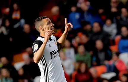 3-1. Un Valencia brillante sigue en racha y no da opción al Alavés 3-1. Un Valencia brillante sigue en racha y no da opción al Alavés