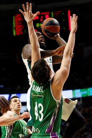 79-90: El Unicaja se confía ante el todopoderoso Panathinaikos 79-90: El Unicaja se confía ante el todopoderoso Panathinaikos