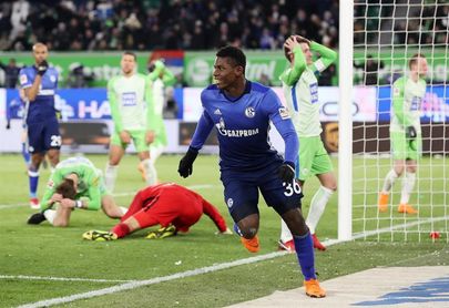 El Schalke gana en Wolfsburgo y se afianza en la segunda plaza El Schalke gana en Wolfsburgo y se afianza en la segunda plaza