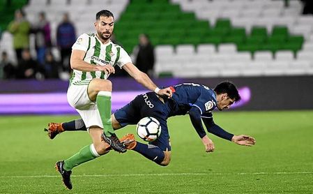 La amplia derrota en el Villamarín ha dejado al Espanyol muy tocado. La amplia derrota en el Villamarín ha dejado al Espanyol muy tocado.