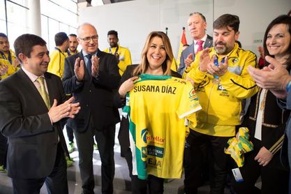 Susana Díaz anima al Jaén Paraíso Interior a ir a "por el triplete" Susana Díaz anima al Jaén Paraíso Interior a ir a "por el triplete"