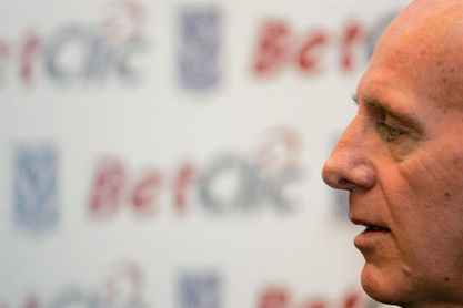 Sacchi quiere que Italia centre su juego en el ataque y no en la defensa Sacchi quiere que Italia centre su juego en el ataque y no en la defensa