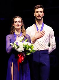 Los franceses Papadakis y Cizeron se cuelgan en danza el último oro de Milán Los franceses Papadakis y Cizeron se cuelgan en danza el último oro de Milán