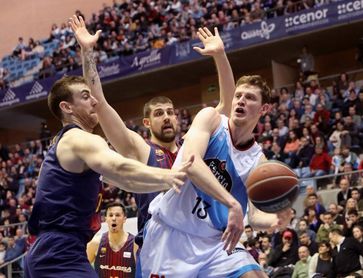 73-76. Heurtel y Tomic lideran al Barça ante un exigente Obradoiro 73-76. Heurtel y Tomic lideran al Barça ante un exigente Obradoiro