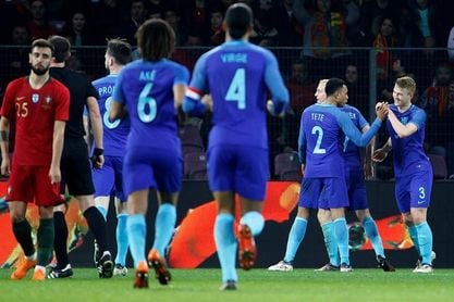 0-3. Holanda avisa a Portugal con tres zarpazos 0-3. Holanda avisa a Portugal con tres zarpazos