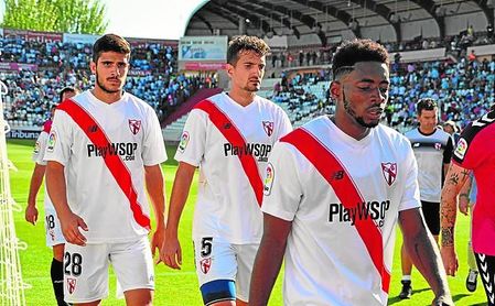 Berrocal, con el dorsal ´28´, es uno de los juveniles en los que la dirección deportiva sevillista tiene depositada su confianza para el futuro. Berrocal, con el dorsal ´28´, es uno de los juveniles en los que la dirección deportiva sevillista tiene depositada su confianza para el futuro.