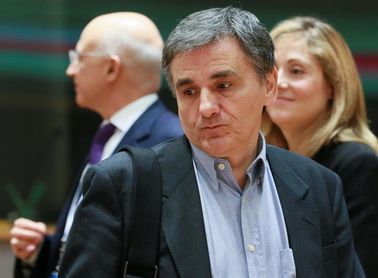 Hinchas de Olympiacos paralizan el centro del Pireo para evitar un acto del ministro de Finanzas Hinchas de Olympiacos paralizan el centro del Pireo para evitar un acto del ministro de Finanzas