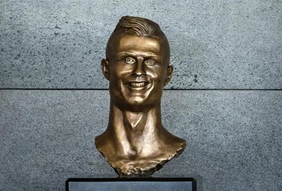 El escultor del busto de Cristiano Ronaldo realiza una nueva versión mejorada El escultor del busto de Cristiano Ronaldo realiza una nueva versión mejorada