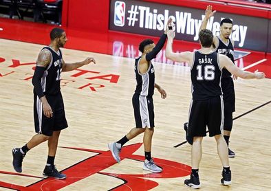 Spurs suben al cuarto puesto; Warriors aseguran a los Rockets la mejor marca de liga Spurs suben al cuarto puesto; Warriors aseguran a los Rockets la mejor marca de liga