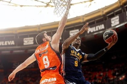 73-84. Un sólido UCAM sorprende a un mal Valencia y mantiene el sueño del playoff 73-84. Un sólido UCAM sorprende a un mal Valencia y mantiene el sueño del playoff