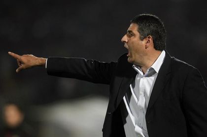 Cifuente y Romario ponen a la Universidad Católica a dos puntos de los líderes Cifuente y Romario ponen a la Universidad Católica a dos puntos de los líderes