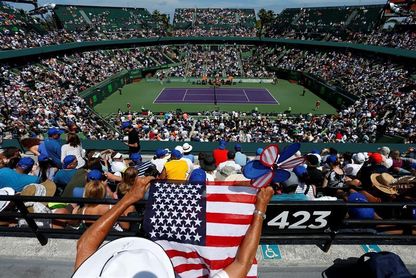 Stephens gana en Miami e inscribe su nombre en la pista que le vio crecer Stephens gana en Miami e inscribe su nombre en la pista que le vio crecer