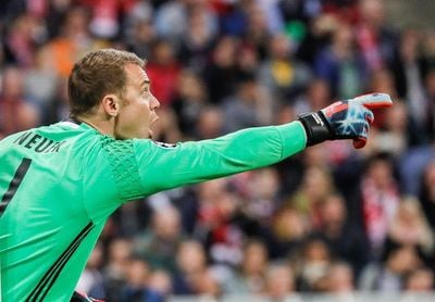 Manuel Neuer vuelve a entrenar bajo los tres palos Manuel Neuer vuelve a entrenar bajo los tres palos
