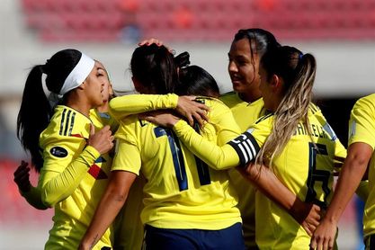 Con triplete de Usme, Colombia golea a Paraguay y lidera el Grupo A Con triplete de Usme, Colombia golea a Paraguay y lidera el Grupo A