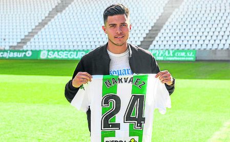Narváez, en su presentación como jugador del Córdoba. Narváez, en su presentación como jugador del Córdoba.