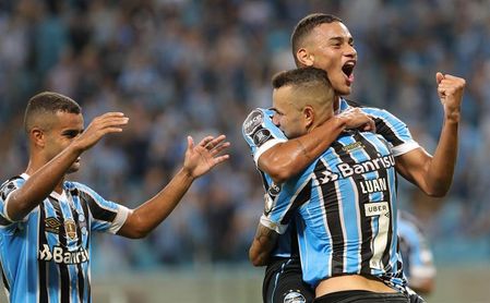 Duelo entre campeones y la vuelta del Inter marcan el inicio de la liga brasileña Duelo entre campeones y la vuelta del Inter marcan el inicio de la liga brasileña