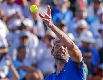 Karlovic, 39 años, vence a Kyrgios y pasa a semifinales; eliminado Isner Karlovic, 39 años, vence a Kyrgios y pasa a semifinales; eliminado Isner