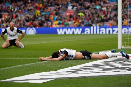 El Valencia cierra su racha de 9 partidos sin perder con el 2-1 del Camp Nou El Valencia cierra su racha de 9 partidos sin perder con el 2-1 del Camp Nou
