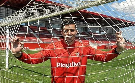 Lenglet, posando para ESTADIO Deportivo. Lenglet, posando para ESTADIO Deportivo.