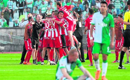 El Aves celebra su triunfo ante el Sporting en la Copa portuguesa. El Aves celebra su triunfo ante el Sporting en la Copa portuguesa.