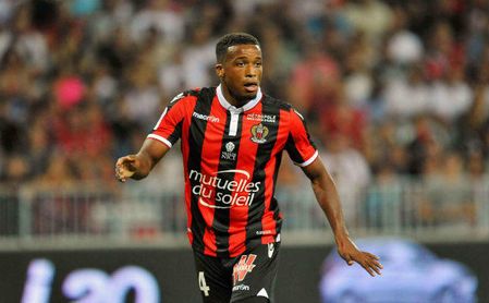 Alessander Pléa en plena acción con el Niza Alessander Pléa en plena acción con el Niza