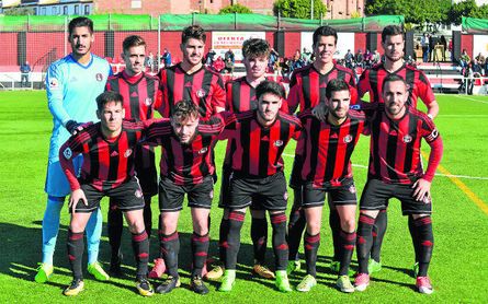 El Gerena presentará muchas caras nuevas la próxima temporada respecto a la 17/18; en la imagen, el once rojinegro ante el Cabecense. El Gerena presentará muchas caras nuevas la próxima temporada respecto a la 17/18; en la imagen, el once rojinegro ante el Cabecense.