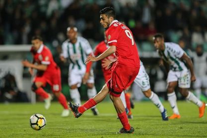 El mexicano Raúl Jiménez se marcha cedido al Wolverhampton El mexicano Raúl Jiménez se marcha cedido al Wolverhampton