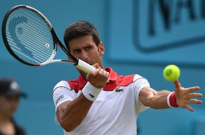 Djokovic arrolla a Millman y convence en su debut en Queen´s Djokovic arrolla a Millman y convence en su debut en Queen´s