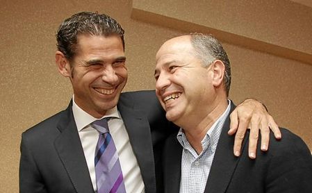 Imbroda, con Hierro, en una imagen de archivo. Imbroda, con Hierro, en una imagen de archivo.