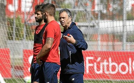 Los planes de Joaquín Caparrós para el Sevilla Los planes de Joaquín Caparrós para el Sevilla