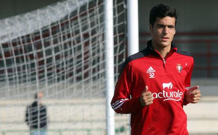Mikel Merino durante un entrenamiento con el Osasuna, club donde se formó. Mikel Merino durante un entrenamiento con el Osasuna, club donde se formó.