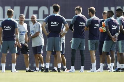 Primer entrenamiento azulgrana de la pretemporada con los 14 disponibles Primer entrenamiento azulgrana de la pretemporada con los 14 disponibles