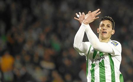 Mandi celebra un gol con el Betis durante la temporada pasada. Mandi celebra un gol con el Betis durante la temporada pasada.