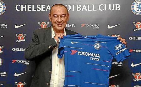 Sarri, con la camiseta del Chelsea. Sarri, con la camiseta del Chelsea.