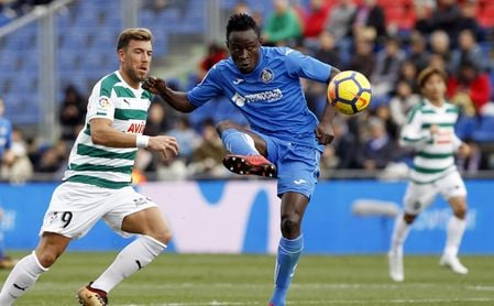 Djené, central togoleño del Getafe, es pretendido por Sevilla y Leicester. Djené, central togoleño del Getafe, es pretendido por Sevilla y Leicester.