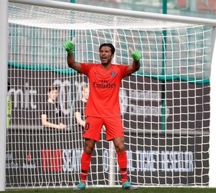 Buffon ganará en el PSG casi 5 millones de euros al año, desvela "L´Équipe" Buffon ganará en el PSG casi 5 millones de euros al año, desvela "L´Équipe"