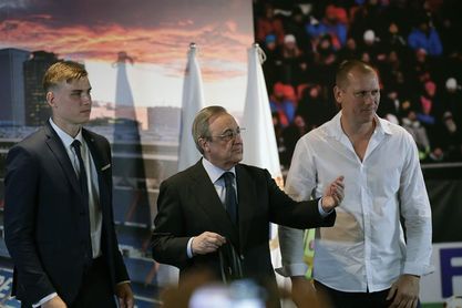 Lunin se muestra comprometido en su presentación con el Real Madrid Lunin se muestra comprometido en su presentación con el Real Madrid