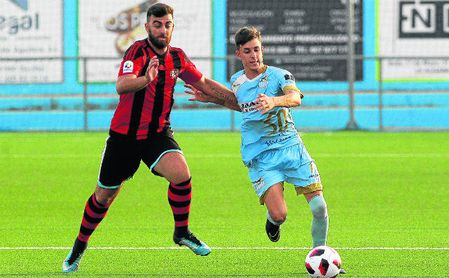 El gerenense Rioja, autor de seis goles este verano, en el amistoso contra el Algabeño. El gerenense Rioja, autor de seis goles este verano, en el amistoso contra el Algabeño.