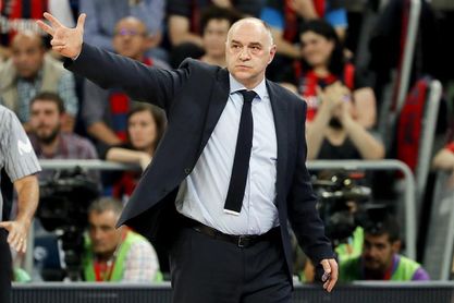 Laso dirige el primer entrenamiento del Madrid con la plantilla al completo Laso dirige el primer entrenamiento del Madrid con la plantilla al completo