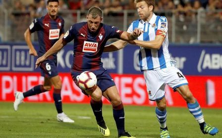 2-1. El Eibar resucita en el derbi 2-1. El Eibar resucita en el derbi