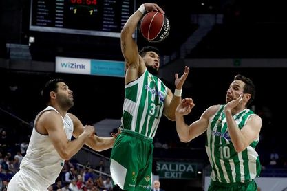 Real Betis espera la autorización de la Casa Real para su nuevo nombre del baloncesto Real Betis espera la autorización de la Casa Real para su nuevo nombre del baloncesto