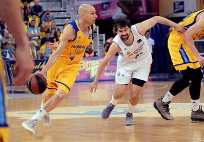 Oliver: "Las derrotas no nos preocupan porque el equipo ha mejorado mucho" Oliver: "Las derrotas no nos preocupan porque el equipo ha mejorado mucho"
