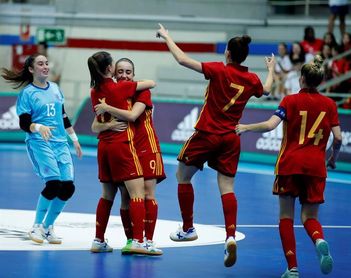 España debuta en Leganés con una aplastante 12-1 sobre Rumanía España debuta en Leganés con una aplastante 12-1 sobre Rumanía