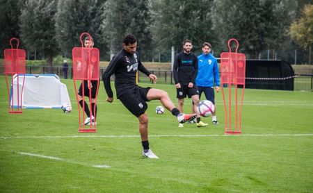 Ganso podría debutar contra el Lille, este fin de semana. Ganso podría debutar contra el Lille, este fin de semana.