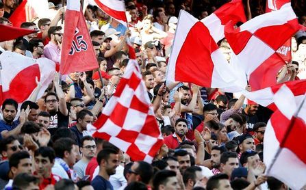 Dos sanciones de 30.000 euros al Sevilla por pancartas con la leyenda "Biris" Dos sanciones de 30.000 euros al Sevilla por pancartas con la leyenda "Biris"