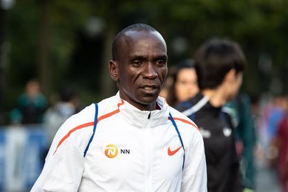 Kipchoge gana el maratón de Berlín con un nuevo récord mundial de 2h.01:40 Kipchoge gana el maratón de Berlín con un nuevo récord mundial de 2h.01:40