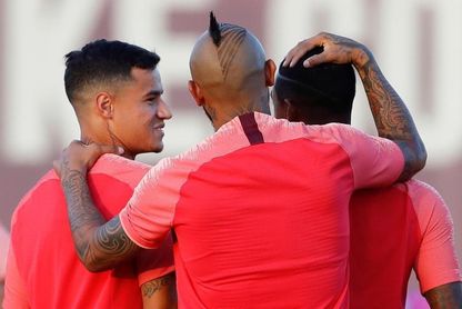 Valverde da entrada a Coutinho y a Busquets en el debut europeo contra el PSV Valverde da entrada a Coutinho y a Busquets en el debut europeo contra el PSV