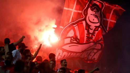 El infierno de El Pireo se apaga El infierno de El Pireo se apaga