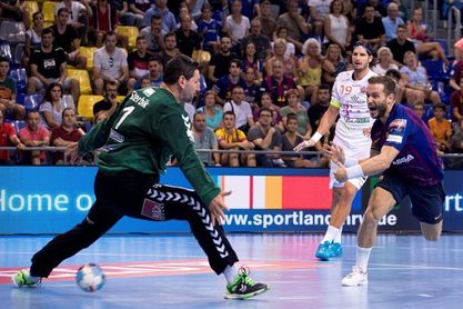 31-28. El Barça logra su primera victoria europea ante un aguerrido Veszprém 31-28. El Barça logra su primera victoria europea ante un aguerrido Veszprém